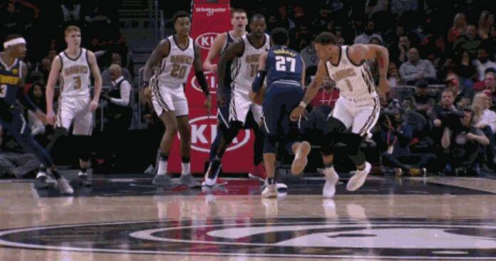  老鹰穆雷致命失误葬送领先优势  