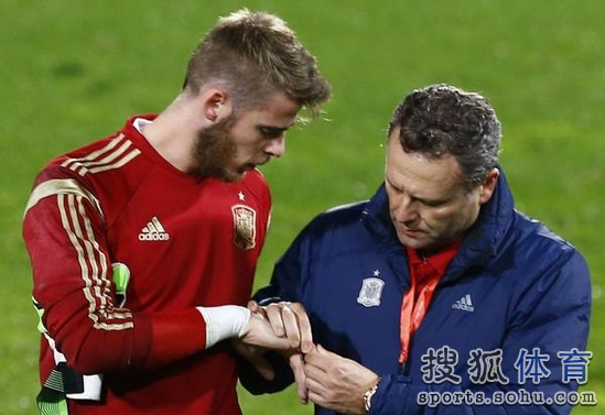  拜仁后防核心感染新冠，密集赛程雪上加霜  