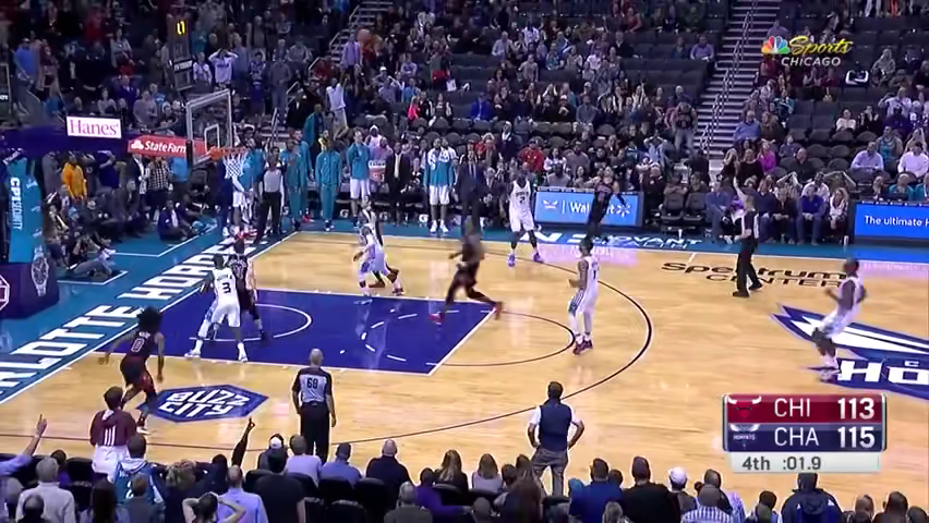  拉文三分准绝杀公牛险胜活塞保留季后赛理论可能  